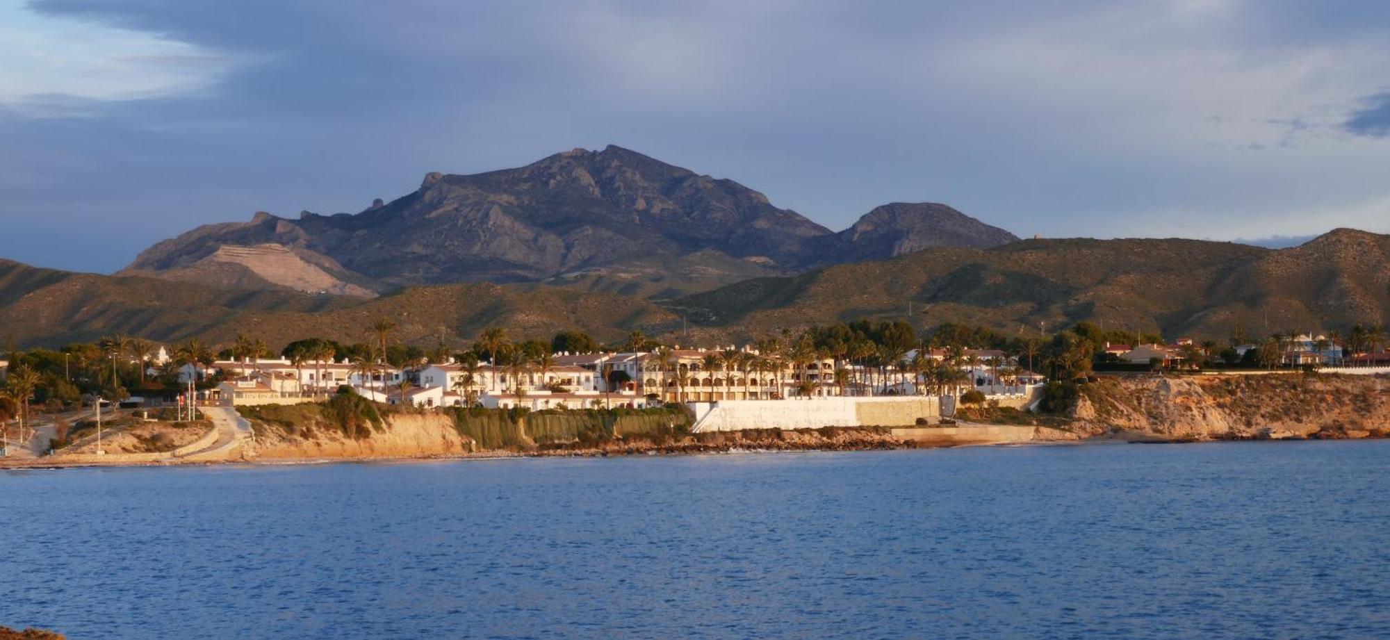 Pueblo Espanol El Campello Bagian luar foto
