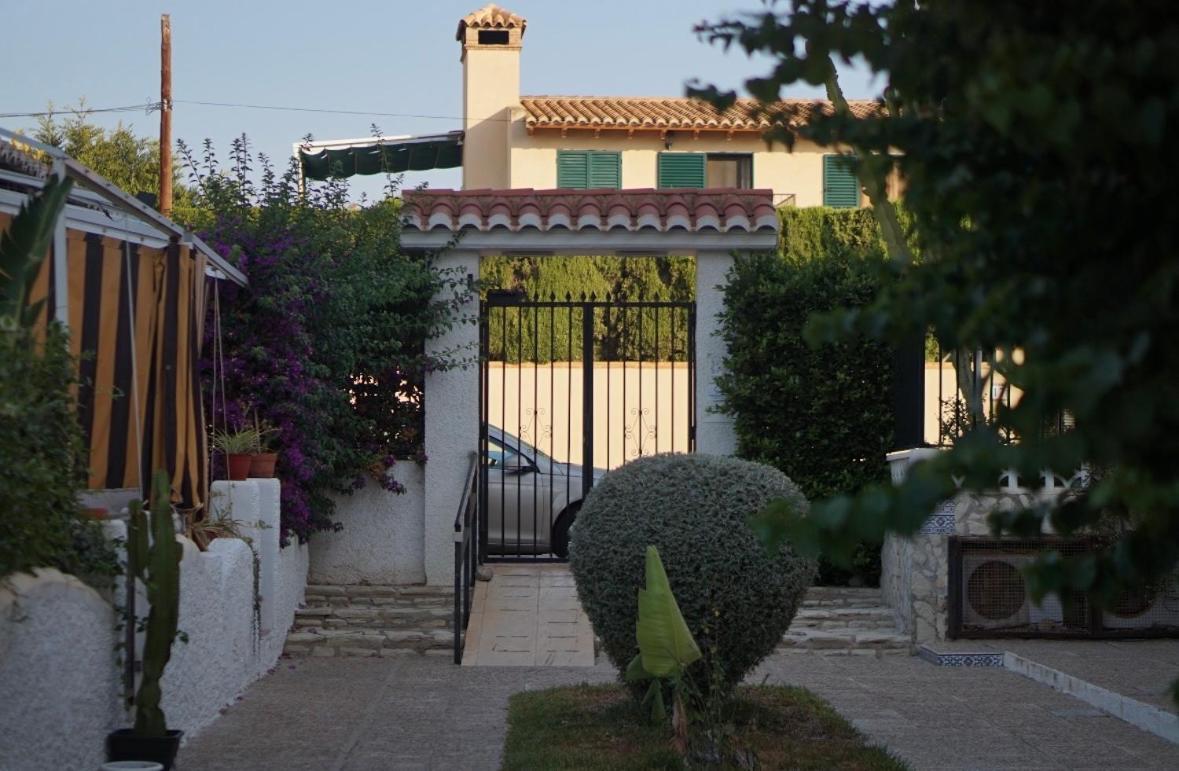 Pueblo Espanol El Campello Bagian luar foto